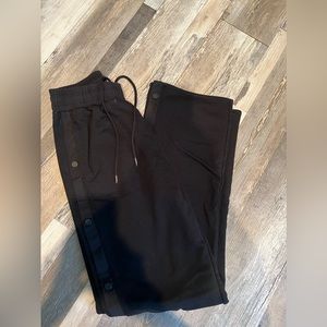 Alo yoga courtside tearaway pants